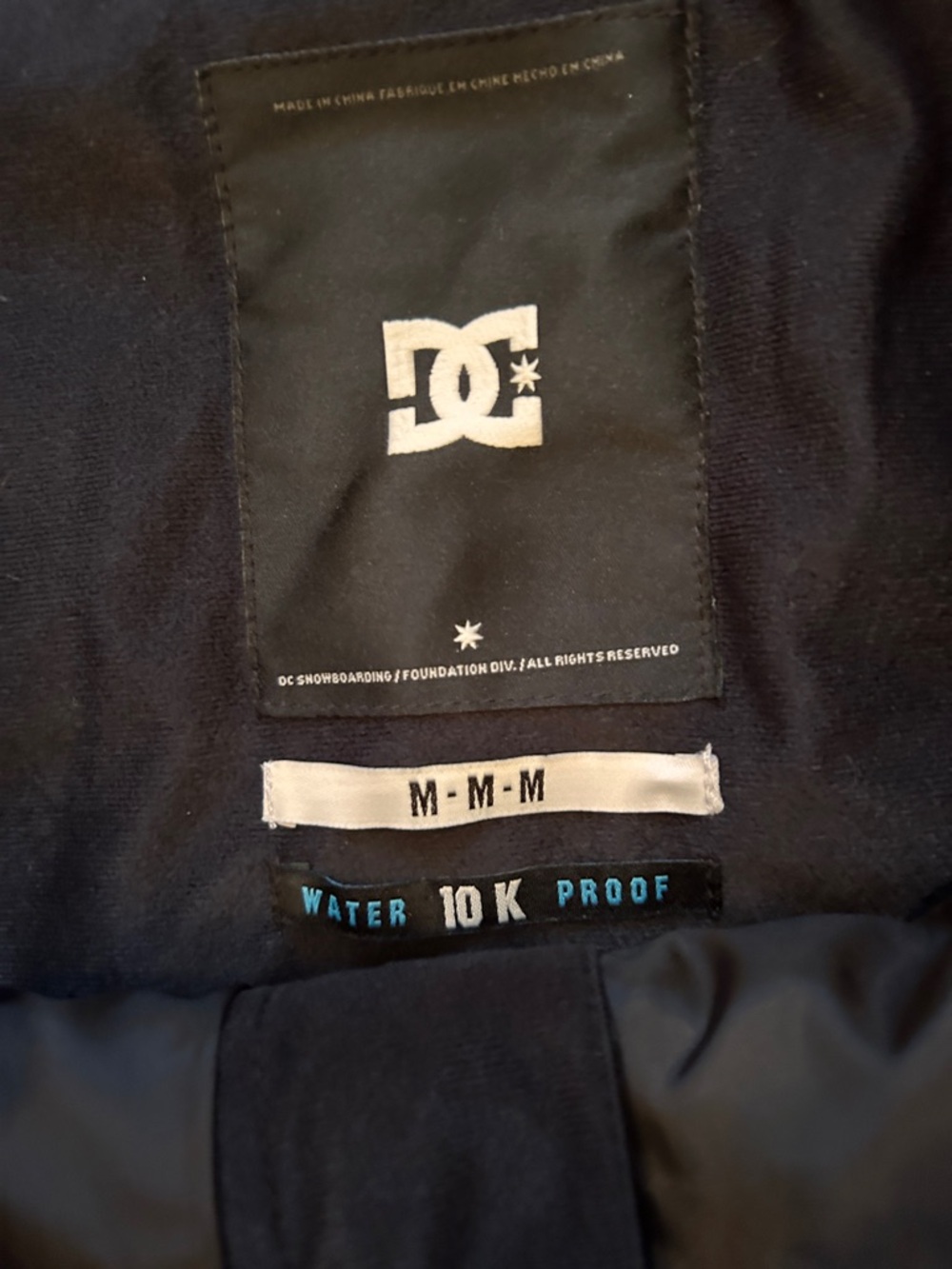 DC Ski/Snowboard Pants with lots of Pockets Med. - Picture 7 of 7